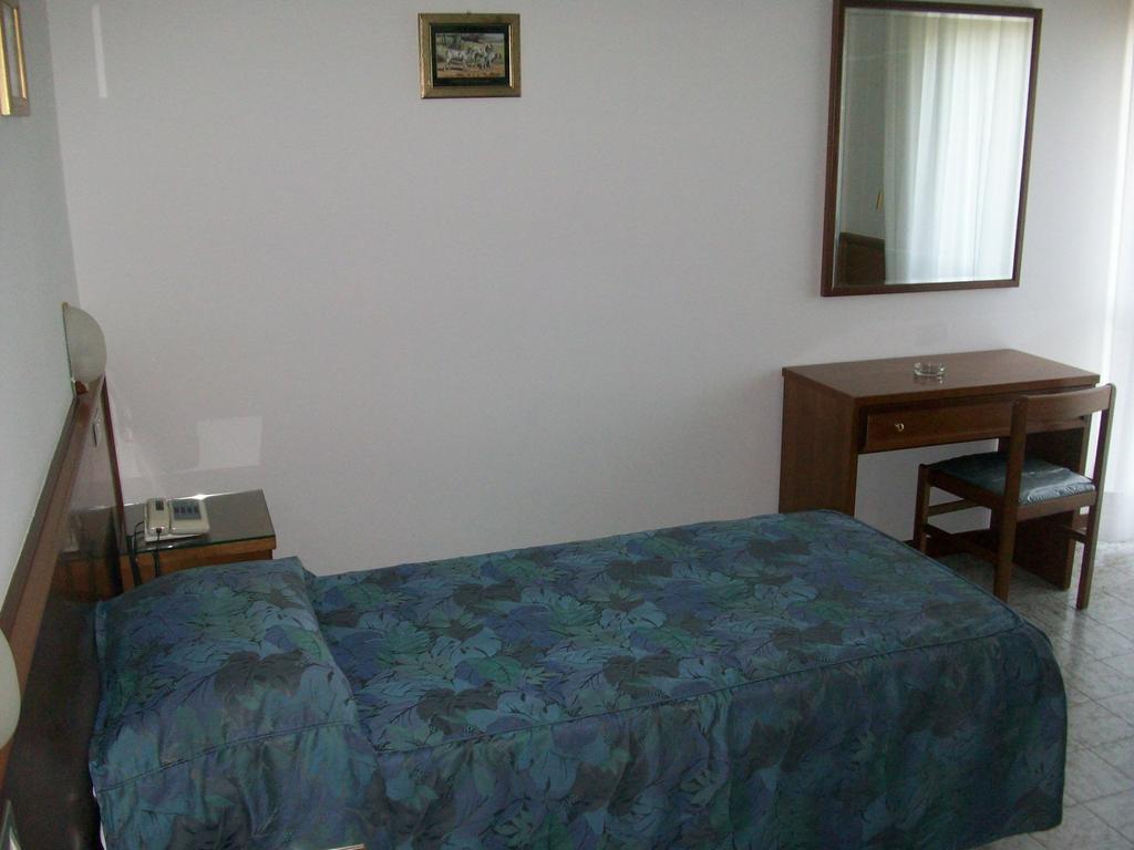Hotel Santorotto Di Fabio Terrosi Синалунга Номер фото